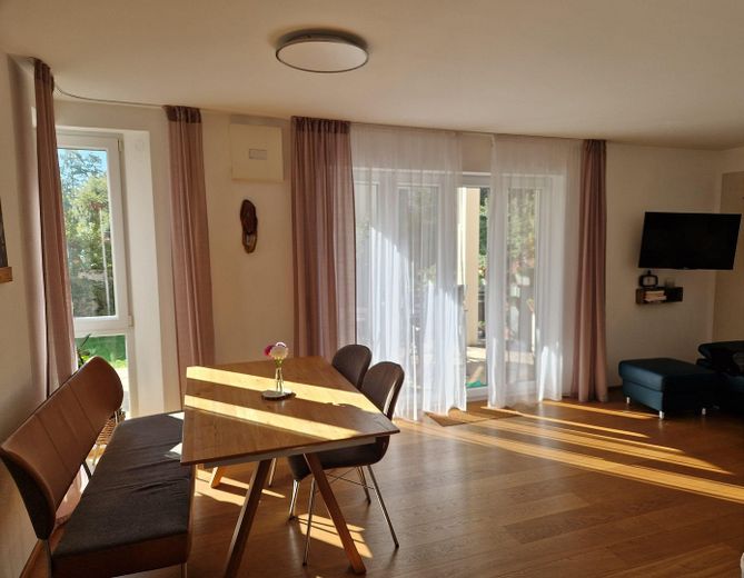 ruhige Gartenwohnung inkl. großen Hobbyraum – Blick aus der Küche