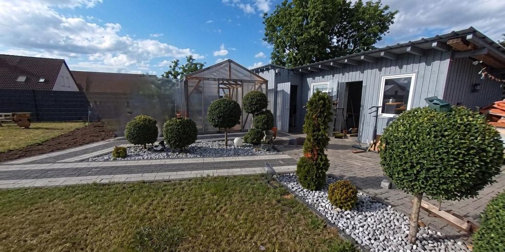 Moderne Luxusvilla: 432 m² Wohnfläche, PV-Anlage, Wärmepumpe & Sauna – Gartenhaus
