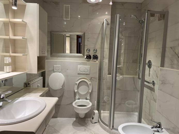 Otwarty 2-pokojowy apartament z balkonem i widokiem na Johannisberg – Bad modernisiert