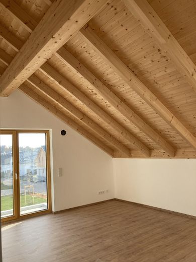 Ampia casa unifamiliare luminosa e inondata di luce – Kinderzimmer