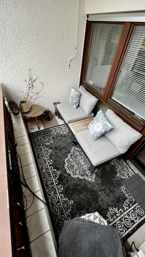 Lichtdurchflutete 3,5-Zimmer-Dachgeschosswohnung mit Balkon, Wärmepumpe und PV-Anlage – Balkon