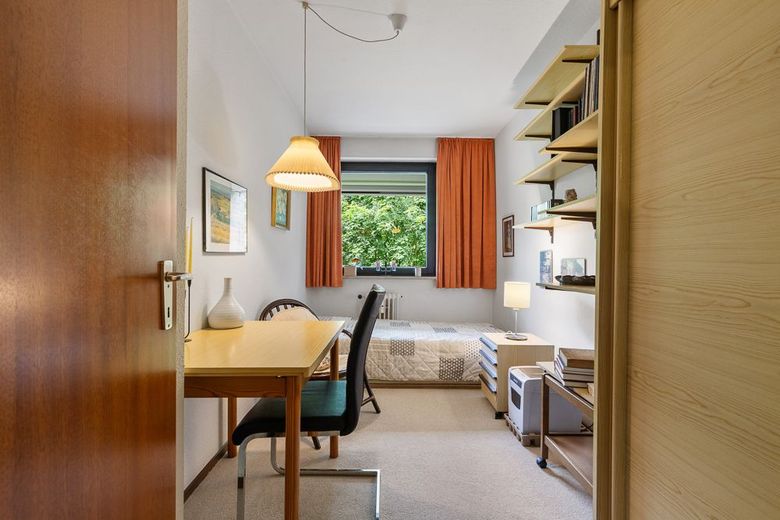 !WARTELISTE!:Helle 4-Zimmer-Wohnung mit Parkblick, Aufzug und Tiefgaragenstellplatz in Alt-Rahlstedt – Kind 1