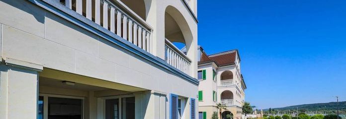 Bodman mit Seesicht: Traumhafte 1,5 Zimmer Wohnung
mit Terrasse, Aufzug, TG, Weinkeller und EBK