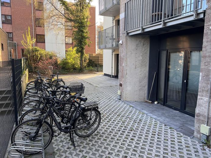 305 Exklusives & möbliertes Apartment im kernsanierten Bunker – Design, Komfort & Geschichte – Fahrradstellplatz