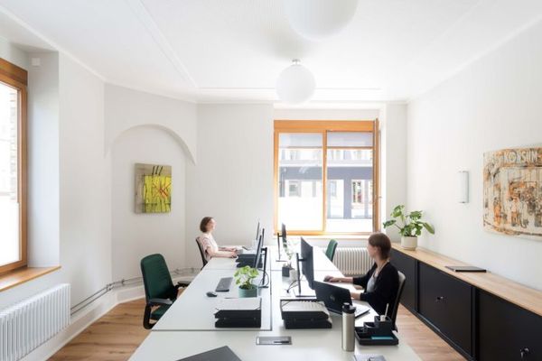 All-round carefree package with coworking office!