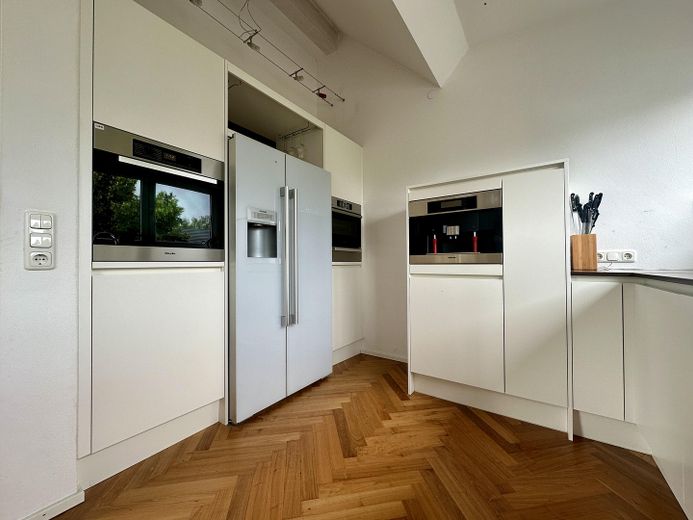 Provisionsfrei - Großzügige, lichtdurchflutete DG-Maisonette Wohnung - Fasangarten - provisionsfrei – Küche