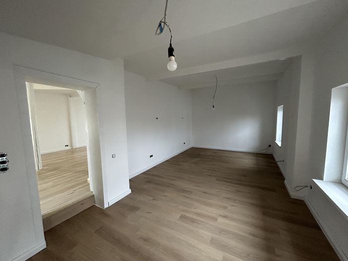 Schlutuper Kirchstraße, Beste Lage, weitläufige Wohnung mit Charme – Foto 16