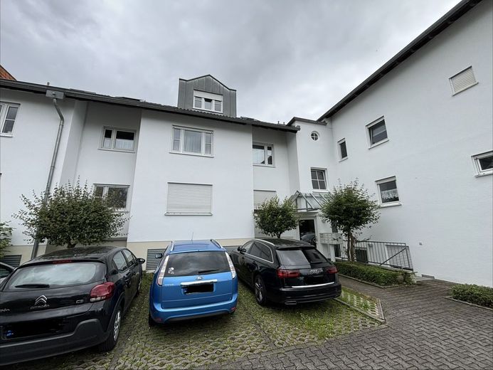 Kapitalanlage oder Eigenheim: Attraktive 2-Zi.-Wohnung mit Balkon &amp; TG-Stellplatz in Mainz- Finthen – Hausansicht