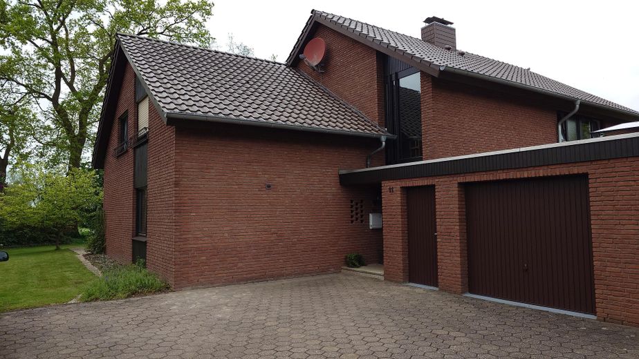 Großes modernisiertes Einfamlienhaus in bester Lage – Vorderseite Haus