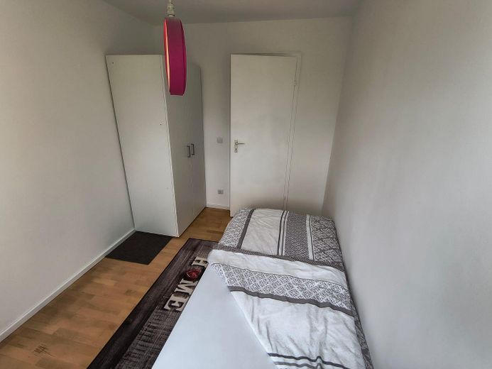 3-Zimmer-Wohnung (ca. 80 m²) mit Balkon- Ideal für WG oder Einzelmieter – Zimmer 3