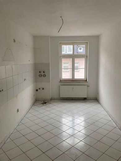 Großzügige 3-Zimmer mit Laminat, Aufzug und Wannenbad in Uninähe! – PHOTO-2022-02-24-11-26-19_2