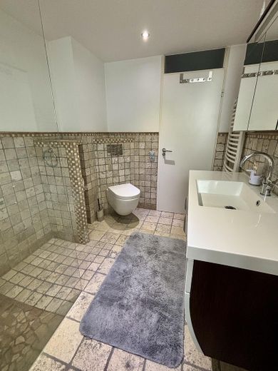 Top renoviertes Reihenmittelhaus mit Garten in Erftstadt - sofort einziehen und wohlfühlen! – Badezimmer