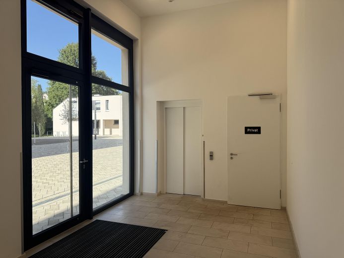 2 Zimmer Wohnung im Neubau Blauhöfe Blaustein – Hauseingang