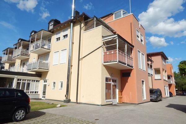 Доглянута 1-кімнатна квартира в центрі Фрайлассінга — ідеально для самотніх, маятникових працівників або інвесторів