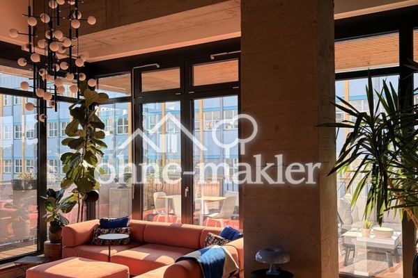 Lichtenberg'deki modernize edilmiş bu 4 odalı loft dairede günlük yaşam için bolca alan