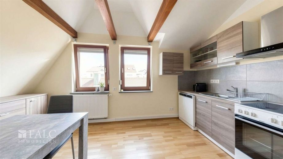 Ankommen. Wohlfühlen. Bleiben. Großzügige Wohnung in Bad Friedrichshall – DG Küche
