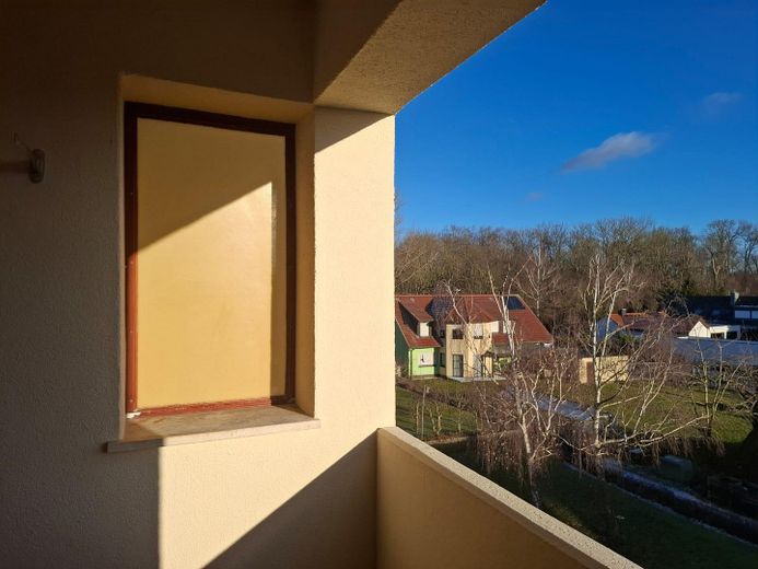 Państwa dom w sercu Bad Windsheim z zabudowaną kuchnią i balkonem – Foto 6