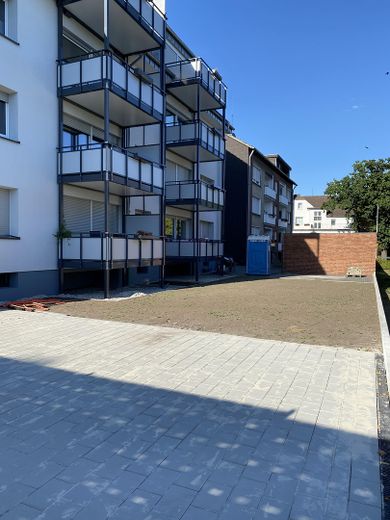 4-Zi-Wohnung KfW 70 im EG mit großem Südbalkon – Foto 3