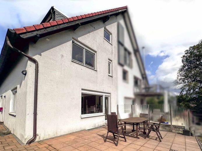 Wohnkomfort in naturnaher Lage – 5-Zi.-DHH mit Doppelgarage in Radevormwald – Foto 1