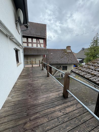 Balkon mit Markise 1. OG