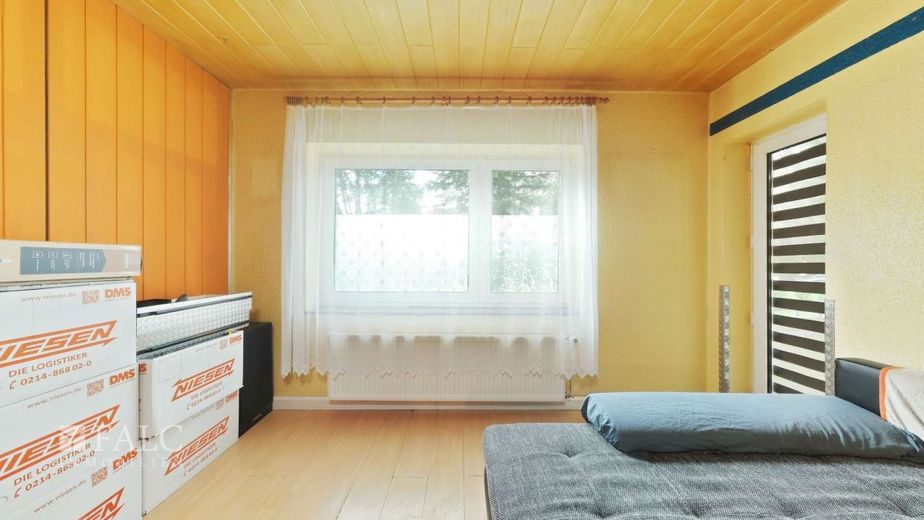 Sofort bezugsfrei - Attraktive 3-Zimmer-Wohnung mit Balkon in Köln-Humboldt/Gremberg – Wohnzimmer_1_1