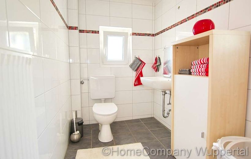 Schöne 3-Zimmerwohnung mit DSL-Wifi und PKW-Stellplatz in Solingen-Gräfrath – b74ee20b7b7952781edcd22972039e0ecb52a4a4.jpg