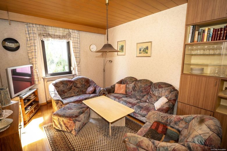 Ihr neues, gemütliches Zuhause in Zentrumsnähe von Püttlingen – Wohnzimmer Erdgeschoss