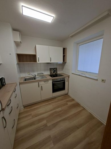 ¡Encantador apartamento pequeño en vivienda tutelada: sin comisión y listo para ocupar! – Küche