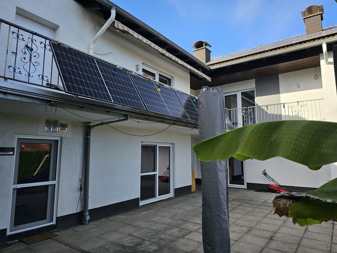 Große Sonnenterrasse