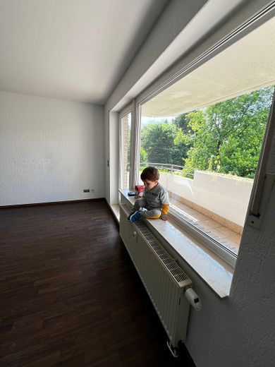 Geschmackvolle 3,5-Zimmer-Wohnung in Holthausen mit gut ausgestattetem Wohnbereich, Balkon und EBK – Foto 4