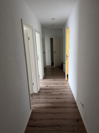 Appartement 2 pièces avec balcon – Flur