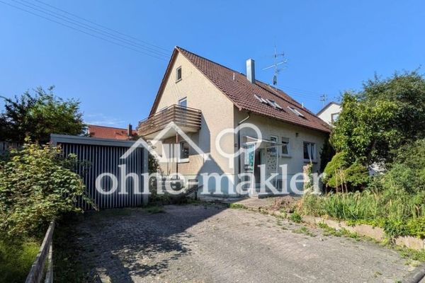 Sanierungsbedürftiges 2-Familienhaus in ruhiger Lage mit großem Garten