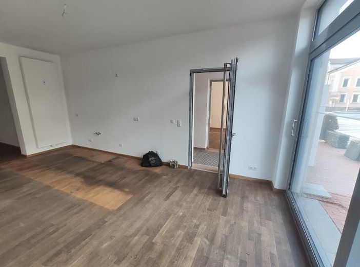 Laden- oder Bürofläche (zentral gelegen) – Warten / Empfang + Bar Bild 2