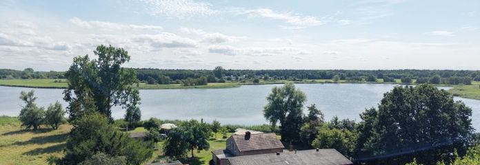 A rare place by the water – historic farmstead on around 3.7 ha of nature and privacy in Barth