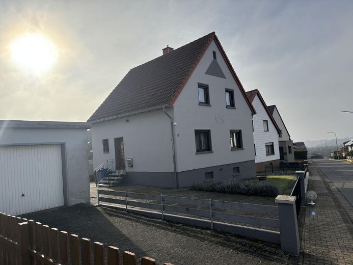 Haus mit Garage vorne