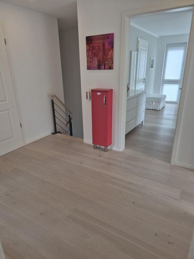 Moderna casa d’architetto ai margini dei campi a Erlenhof - senza provvigione! – Flur OG