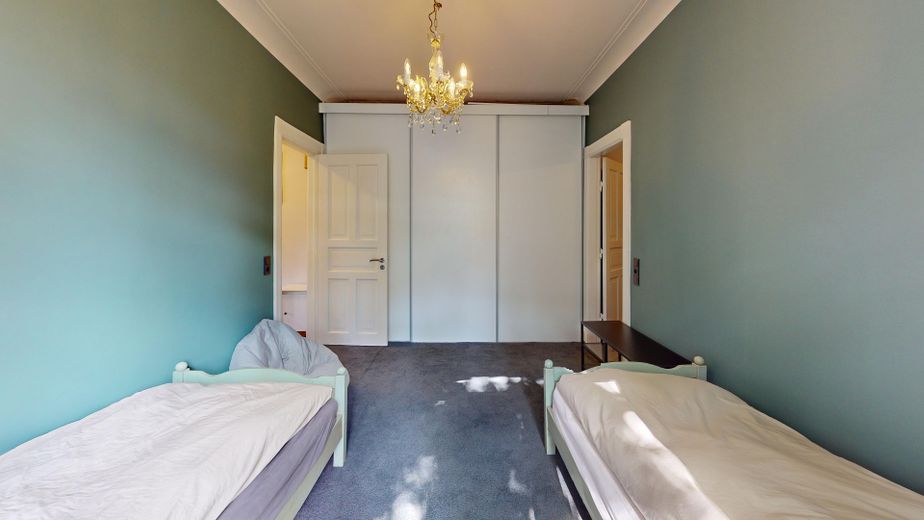 Möbliertes Haus 154 m² | 5,5 Zi | Garten | nahe Nienstedten | Wohnen auf Zeit 3–33 Monate – Schrankwand
