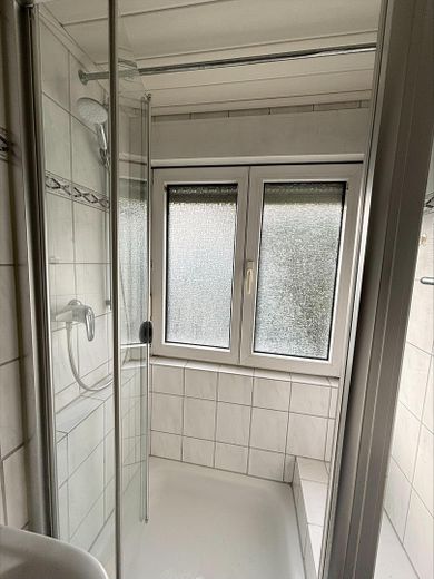 3-Zimmer-Wohnung mit Balkon in Stuttgart-Ost – Dusche