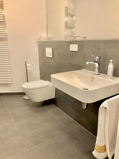 Grand Tower - Exklusive 2-Zimmer-Wohnung mit Skylineblick im 38. OG – Foto 7