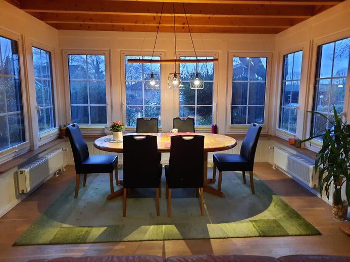 Splendida casa bifamiliare con vista sul lago – Essecke EG