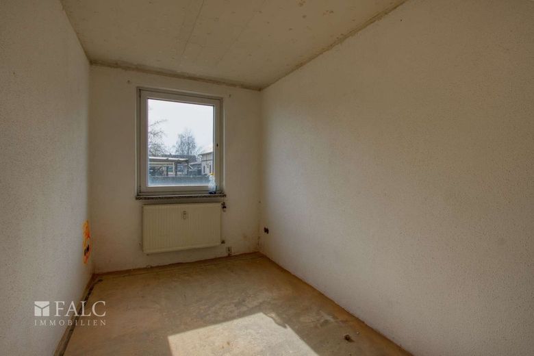Provisionsfrei: Mehrfamiliendoppelhaus mit 10 Wohneinheiten - attraktives Entwicklungspotenzial – Haus B - Zimmer 4