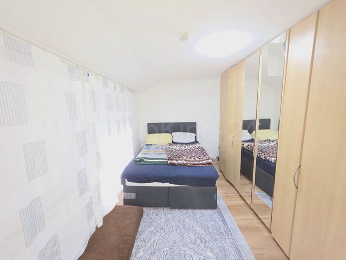 ++ SOLIDES EINFAMILIENHAUS + VIELE MODERNISIERUNGEN + ÜBERDACHTE TERRASSE IN GUTER LAGE!! ++ – SCHLAFZIMMER 3