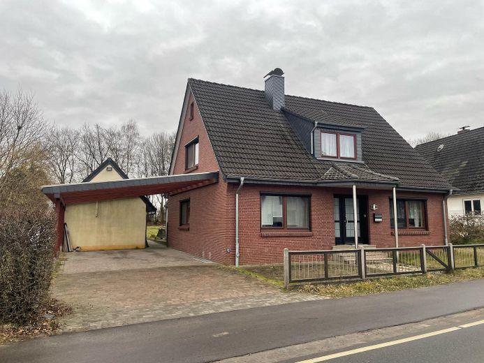 Straßenansicht linke Einfahrt