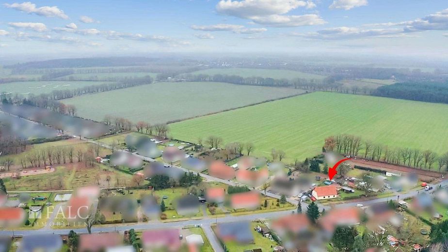 ***Einfamilienhaus mit Charme und vielseitigem Nebengelass*** – Drohne Ferne
