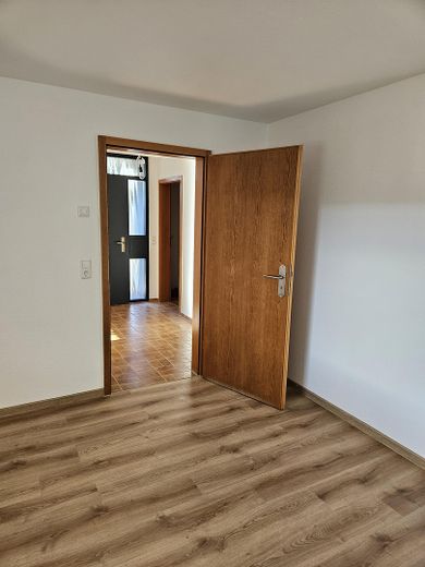 Schöne ELW in gehobenem Wohngebiet Salach Nord neu renoviert – Blick aus Schlafzimmer 