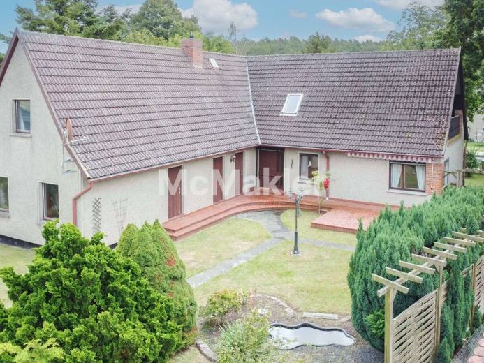 Sofort wohlfühlen: 6-Zi.-EFH mit Garten, Garage und 2 Carportstellplätzen in Fuhlendorf – Foto 1
