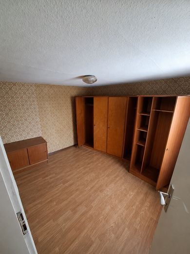 Encantadora casa de entramado de madera con patio interior, dos garajes y mucho potencial – Ankleide