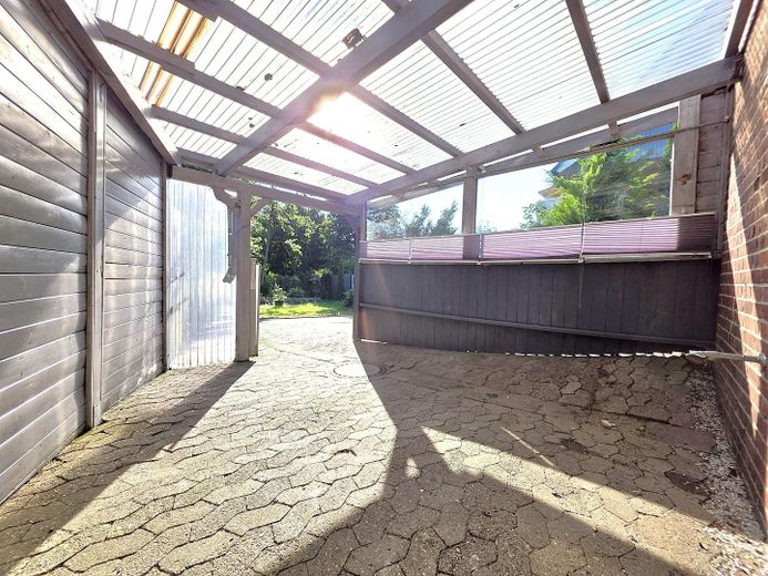 Affascinante casa bifamiliare con ampio giardino in buona posizione – senza provvigione – Terrasse