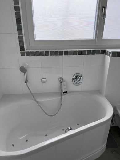 Badewanne mit Düsen