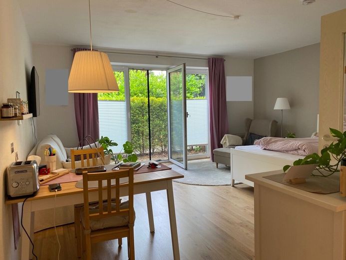 *Schnuckelige Terrassenwohnung in Uni-Nähe als interessante Kapitalanlage und Altersvorsorge !!! – Wohnzimmer zur Terrasse